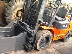 佛山叉車維修：叉車切勿超負(fù)荷作業(yè)！